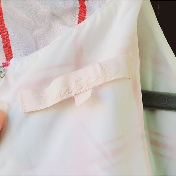 Hutch   - Picture 5 of 9